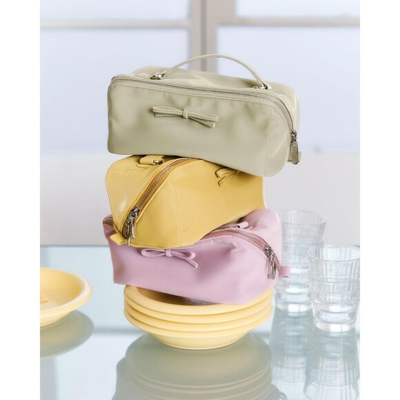 Women MA Yellow Large Capacity Cosmetic Travel Makeup Waterproof Portable Bag - Picture 6 of 7